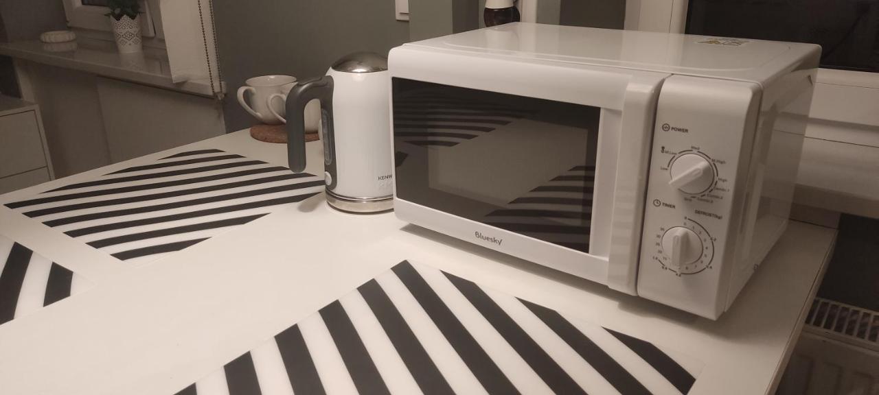 Be My Guest - Hoza Studio - Pkin Super Centrum Metro Wi-Fi Breakfast وارسو المظهر الخارجي الصورة